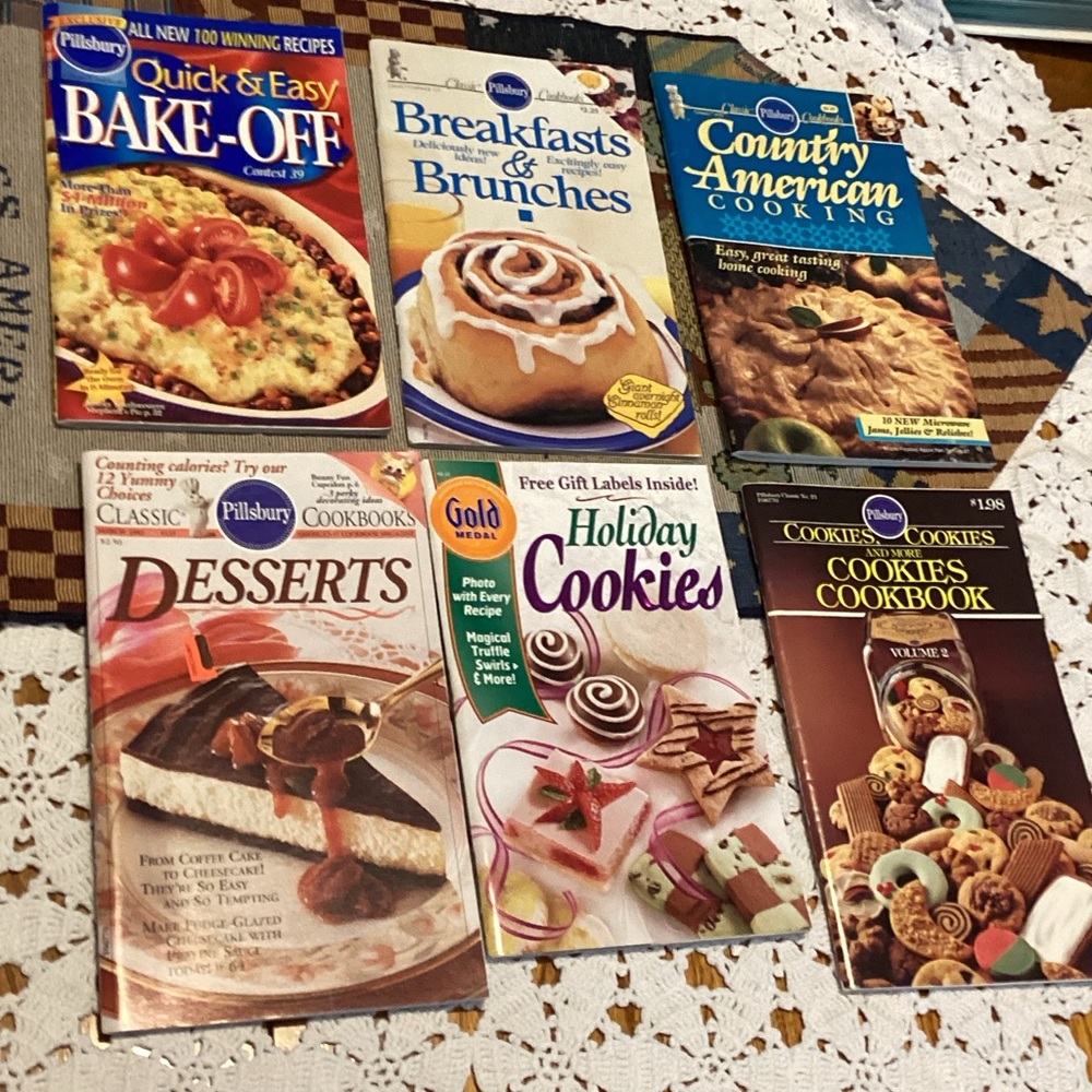 Vtg 6 Assorted Paperback Cookbooks, Gold metal , Pillsbury,